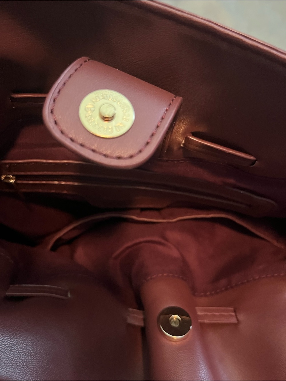 Badgley Mischka burgundy vegan leather drawstring satchel/shoulders bag - Picture 5 of 9